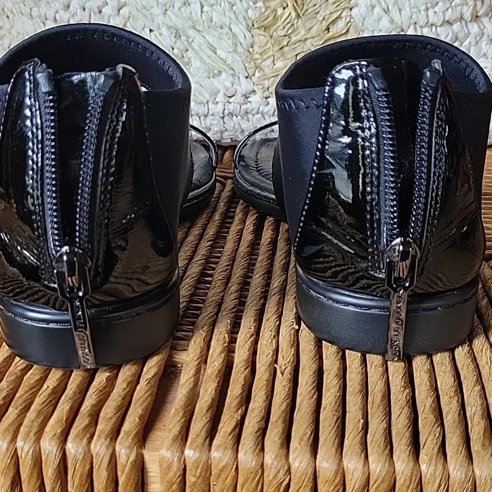 Donald J. Pliner Gelda-26, black, sandals, size 6M